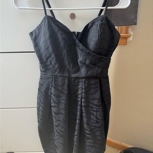 💥LAST CHANCE💥 Snap Black Textured Zebra-Print Mini Dress